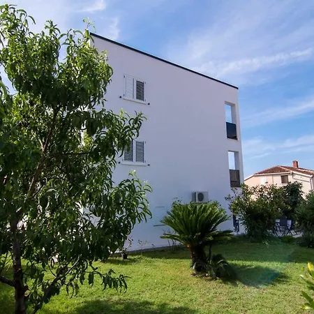 Apartman Black *