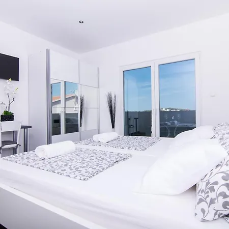 Apartment Black Trogir